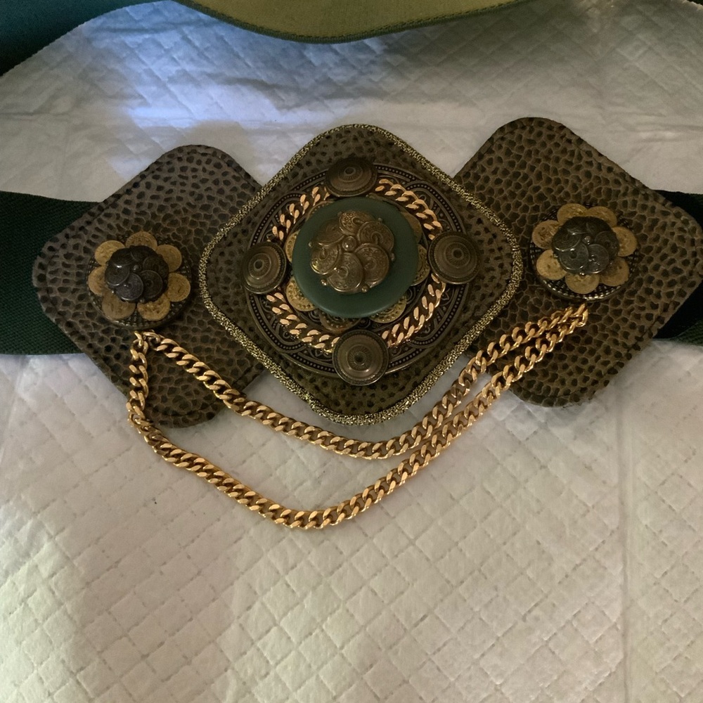 Salena’s Collection Stretchy Belt - Picture 3 of 4